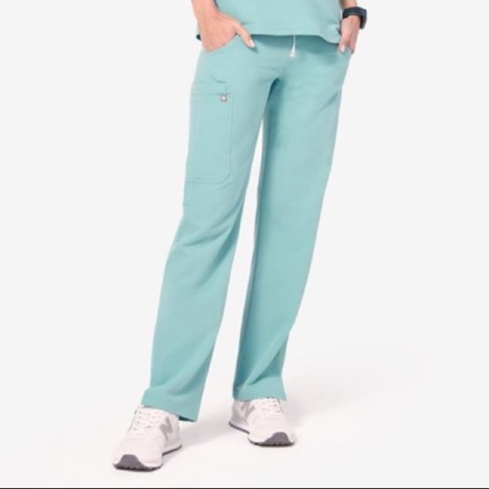 Sea Glass Figs Kade Cargo scrub pants S Tall